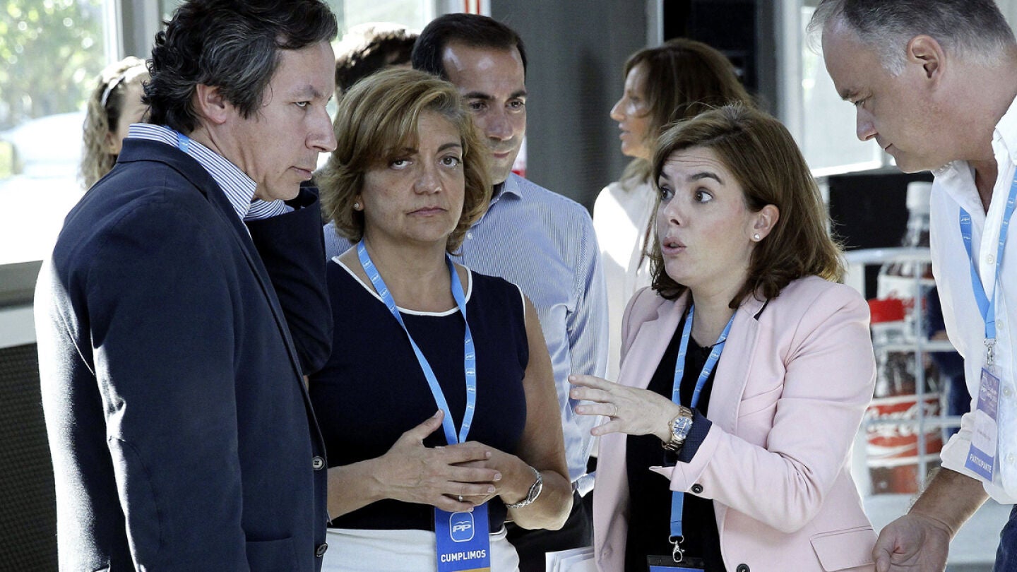 Carlos Floriano, Soraya S&aacute;enz de Santamar&iacute;a y Gonz&aacute;lez Pons,durante la reuni&oacute;n del PP
