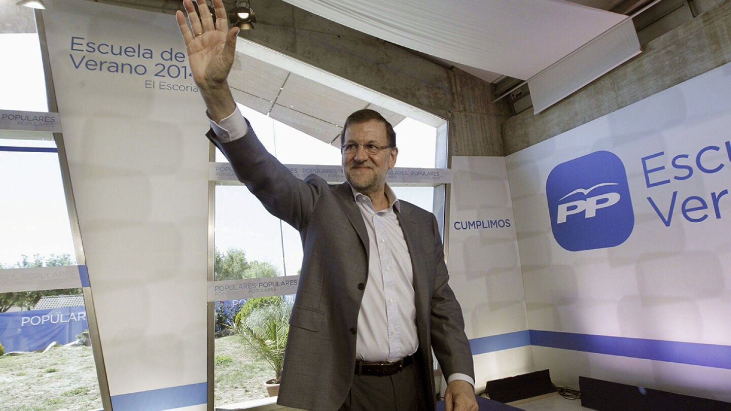 El presidente del Gobierno, Mariano Rajoy, a su llegada a la escuela de verano del PP
