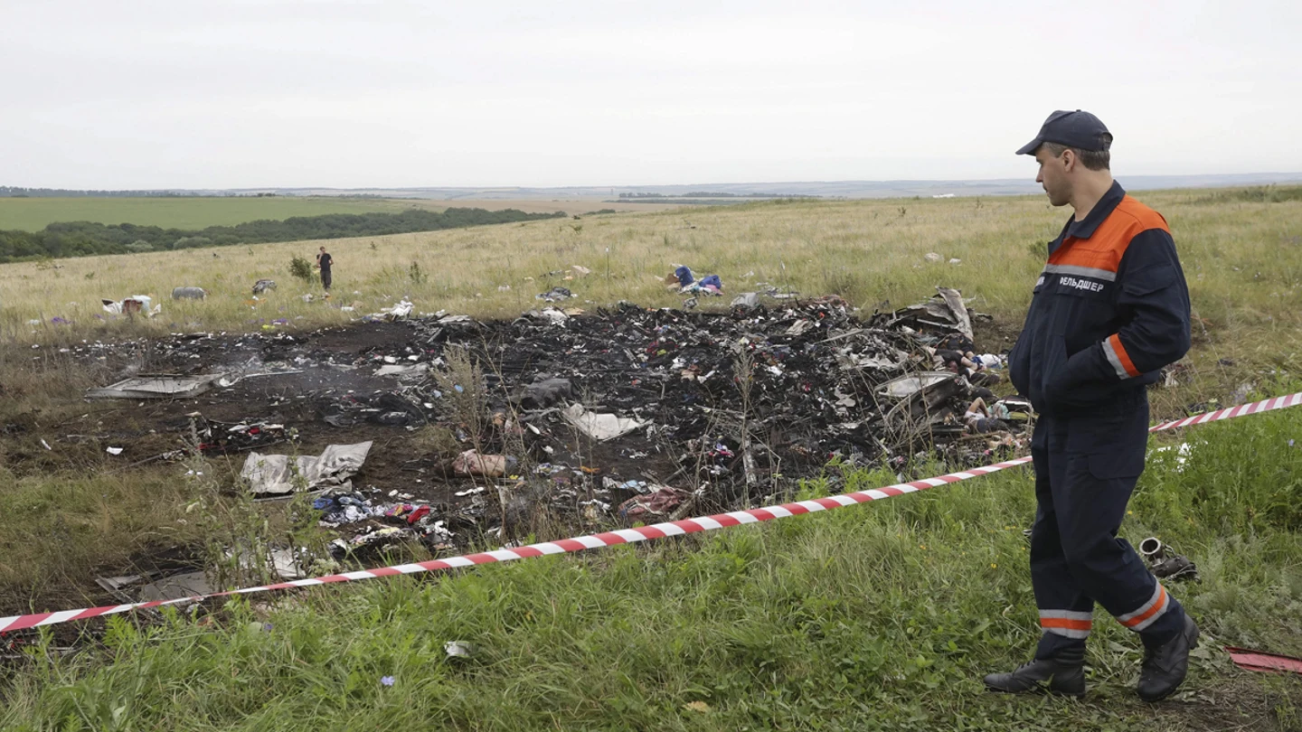 Los restos del accidente del avión MH17 Los restos del accidente del avión MH17