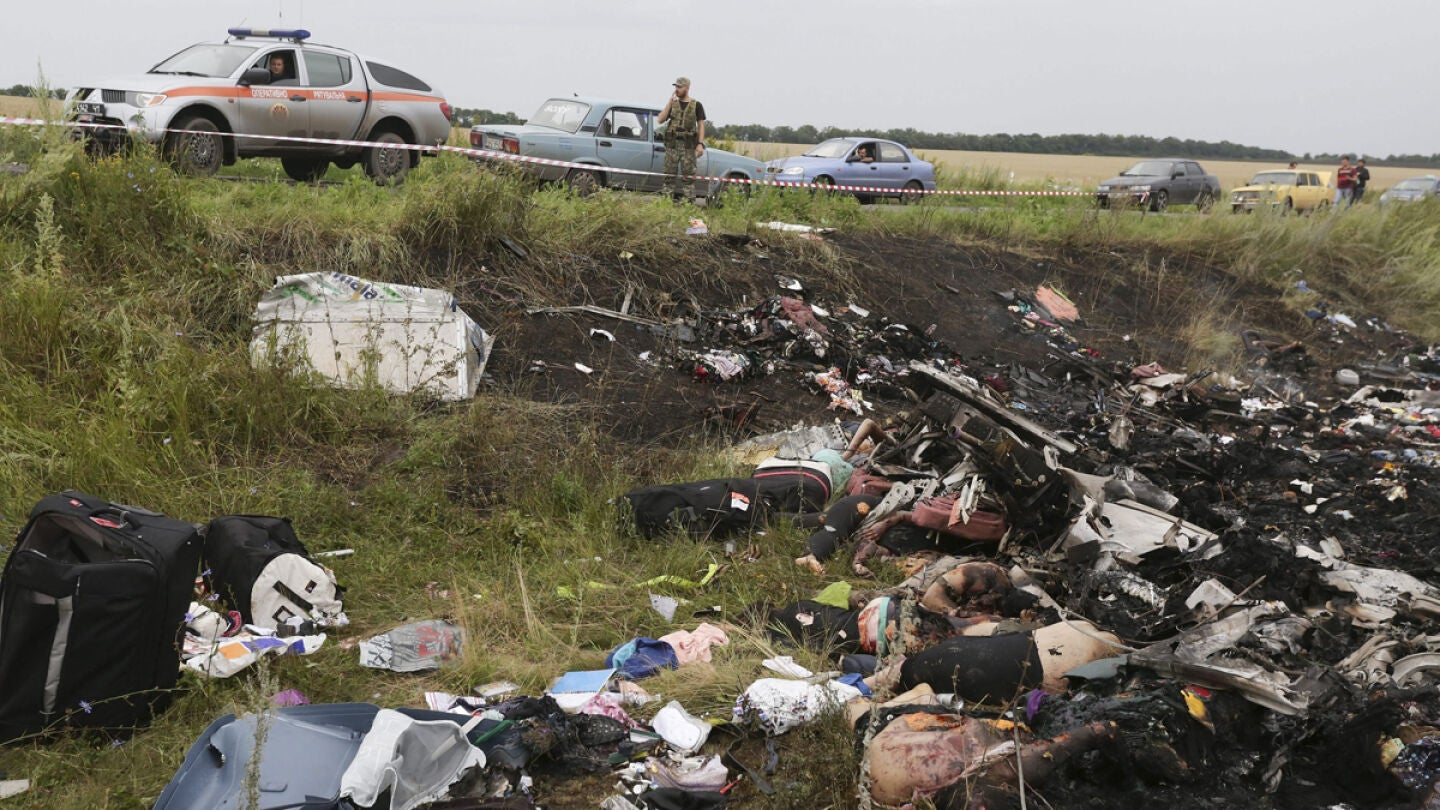 Los restos de avi&oacute;n siniestrado en Ucrania