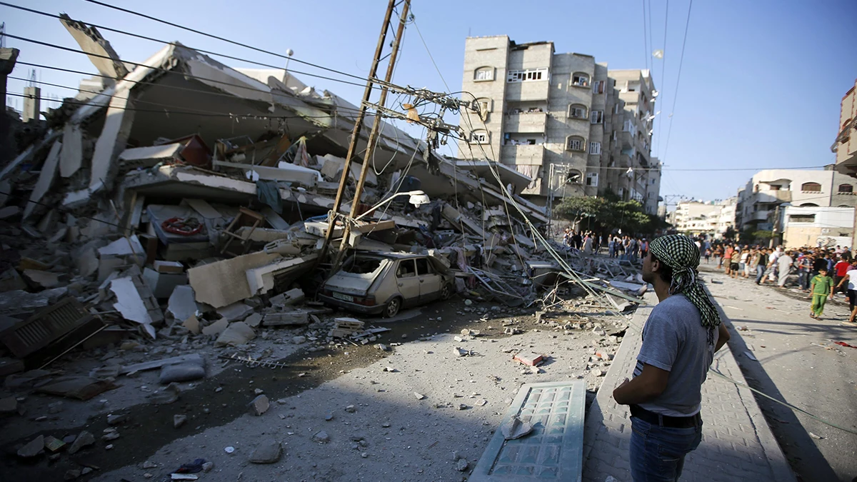 Un edificio destruido por una bomba en la Franja de Gaza