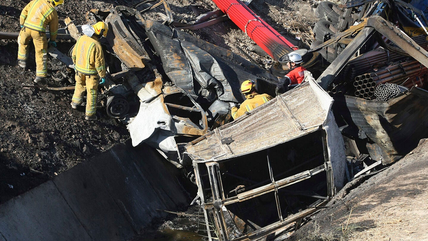 Estado del cami&oacute;n y la furgoneta involucradas en el accidente