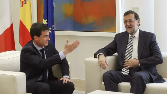 El presidente del Gobierno, Mariano Rajoy (d), junto al primer ministro francés, Manuel Valls El presidente del Gobierno, Mariano Rajoy (d), junto al primer ministro francés, Manuel Valls