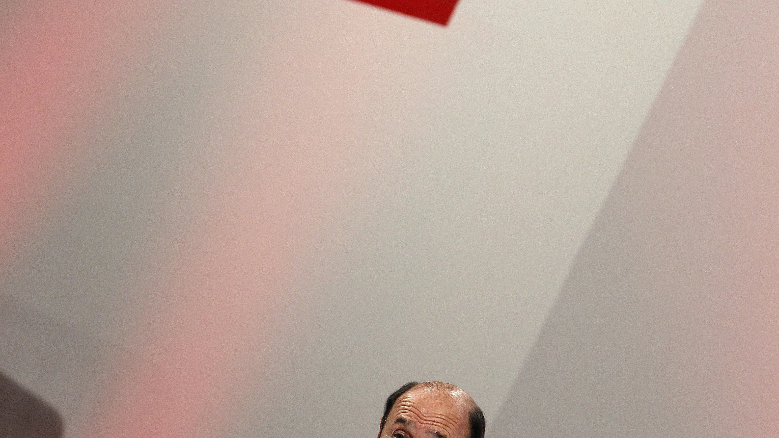 Alfredo Pérez Rubalcaba durante su discurso en el congreso federal extraordinario del PSOE