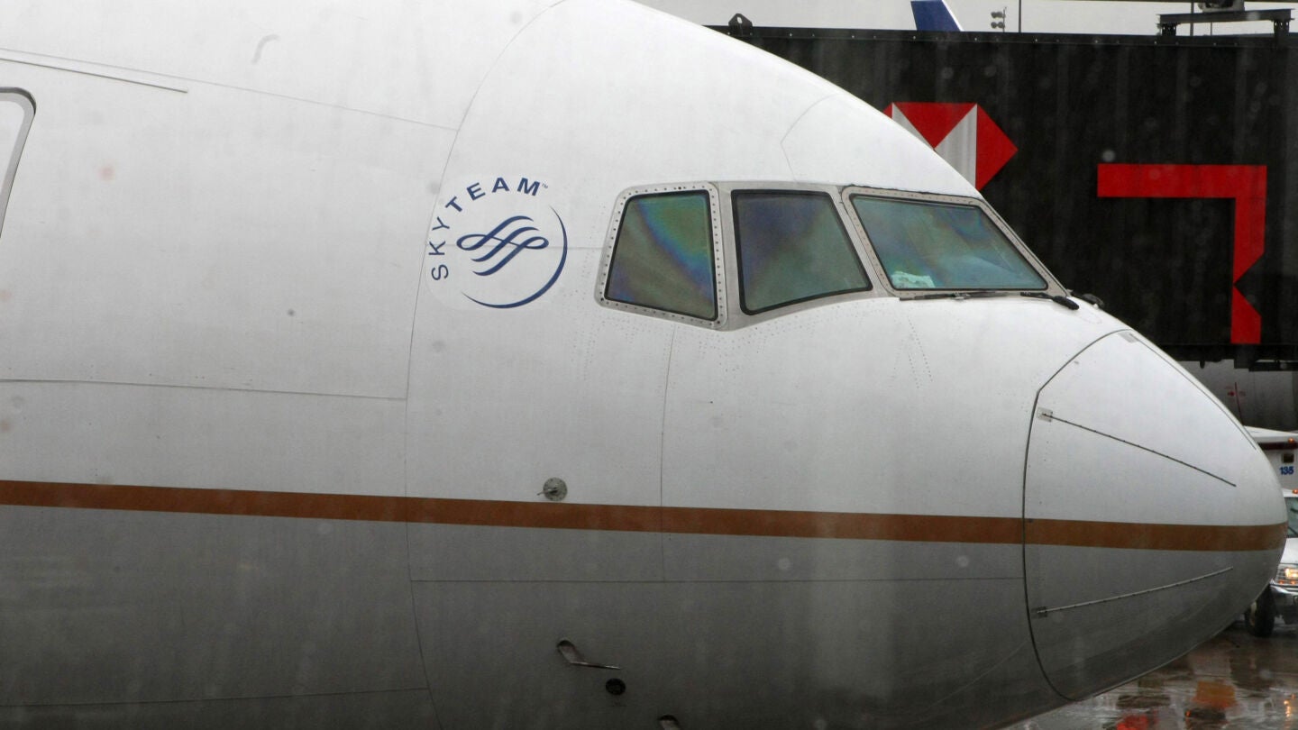 Un avi&oacute;n kuwait&iacute; aterriza de emergencia en Bruselas por humo en la cabina del piloto