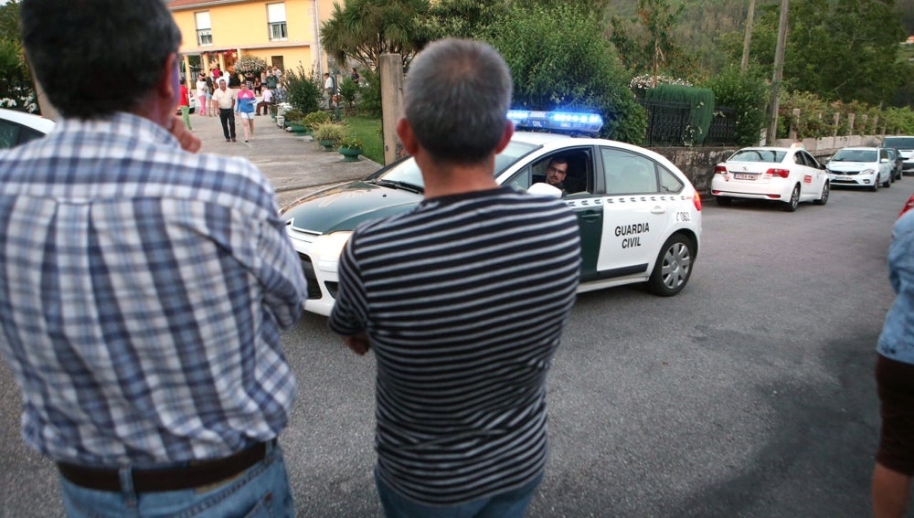La Guardia Civil en Pazos de Borbén, Pontevedra