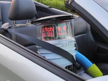 HitchBOT, el primer robot autoestopista HitchBOT, el primer robot autoestopista