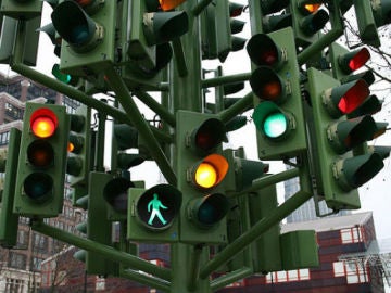 Historia del semáforo automático