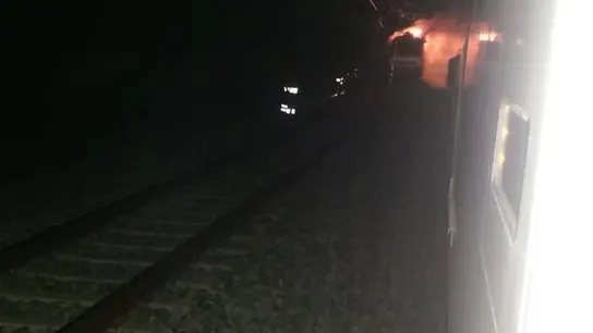 La locomotora del tren, en llamas La locomotora del tren, en llamas