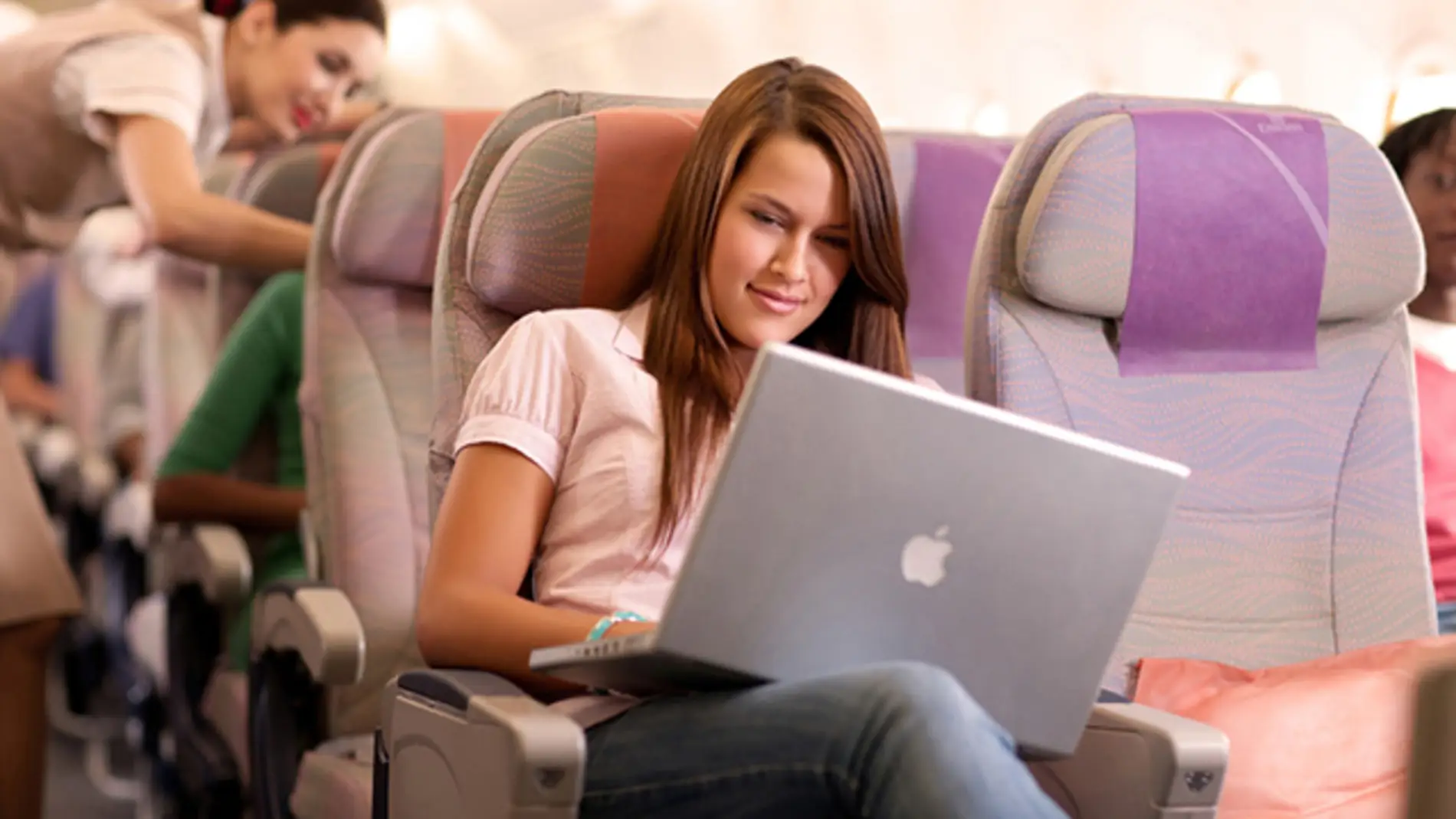 Veinte aerolíneas que te ofrecen Wifi mientras vuelas