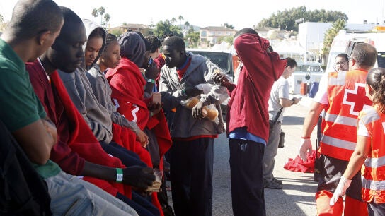Algunos de los inmigrantes rescatados en el Estrecho de Gibraltar