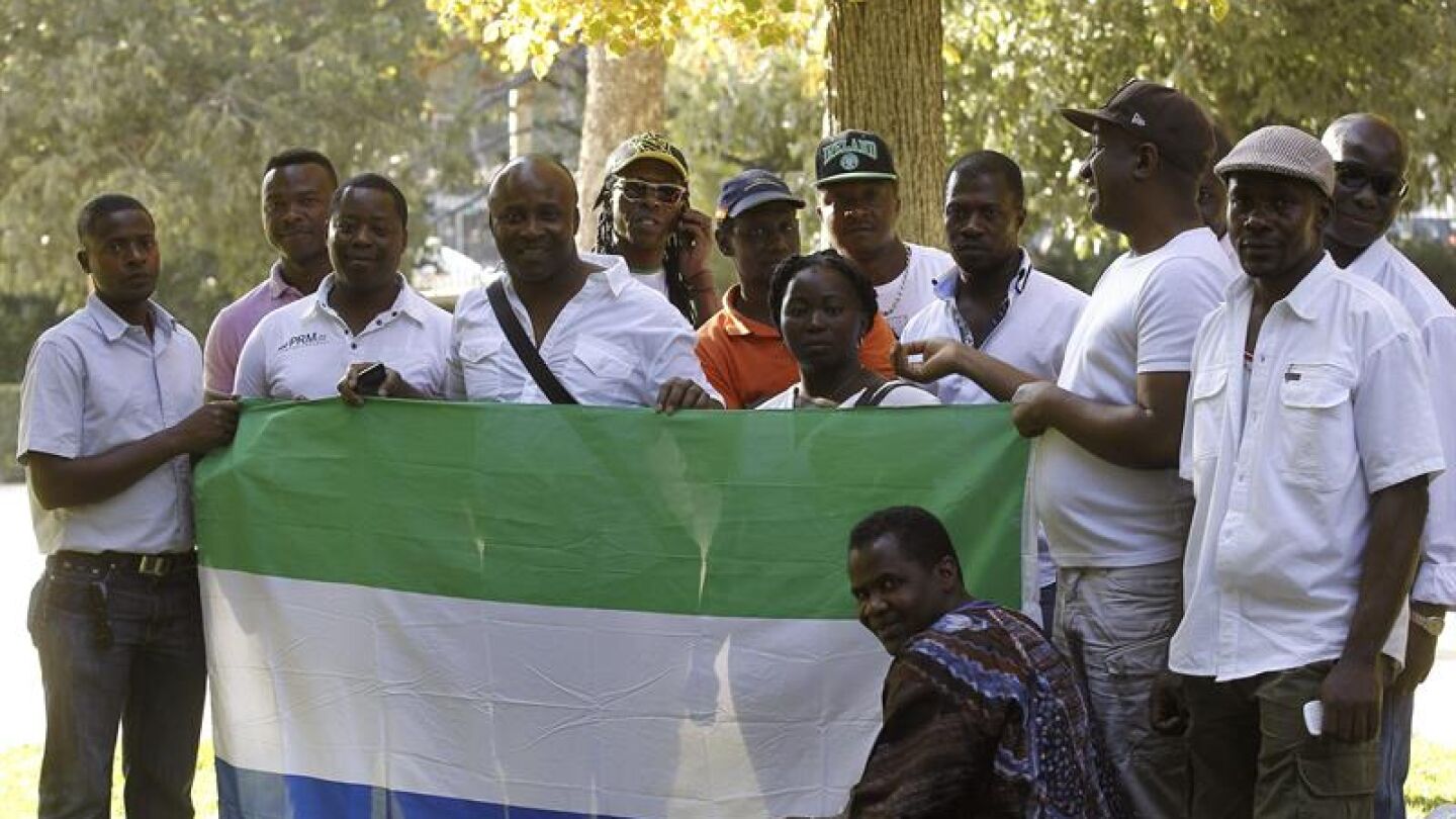 Inmigrantes de Sierra Leona piden en Madrid ayuda para frenar el &eacute;bola