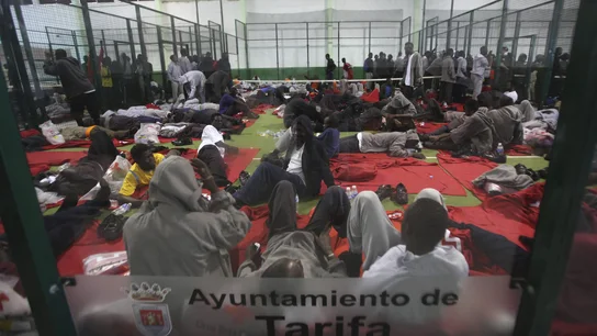 Prosigue el traslado de inmigrantes desde Tarifa a las comisarías Prosigue el traslado de inmigrantes desde Tarifa a las comisarías