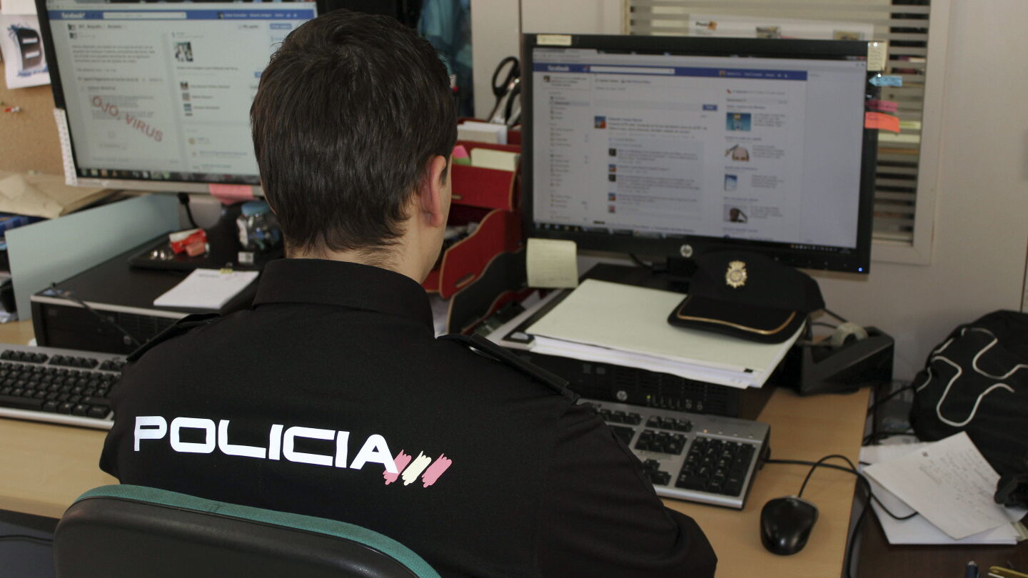 Imagen de un agente de la Polic&iacute;a Nacional