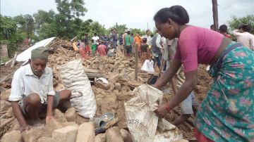 Al menos 84 muertos por lluvias y deslizamientos de tierra en Nepal