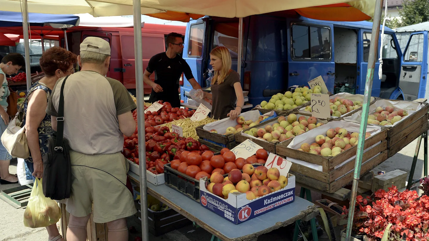 La CE anuncia una ayuda de 125 millones para la retirada de verduras y frutas La CE anuncia una ayuda de 125 millones para la retirada de verduras y frutas