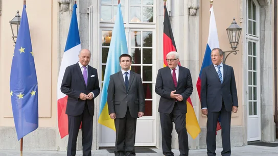 El ministro de Exteriores de Francia, Laurent Fabius, Pavlo Klimkin de Ucrania, Frank-Walter Steinmeier de Alemania, y Sergei Lavrov de Rusia. El ministro de Exteriores de Francia, Laurent Fabius, Pavlo Klimkin de Ucrania, Frank-Walter Steinmeier de Alemania, y Sergei Lavrov de Rusia.