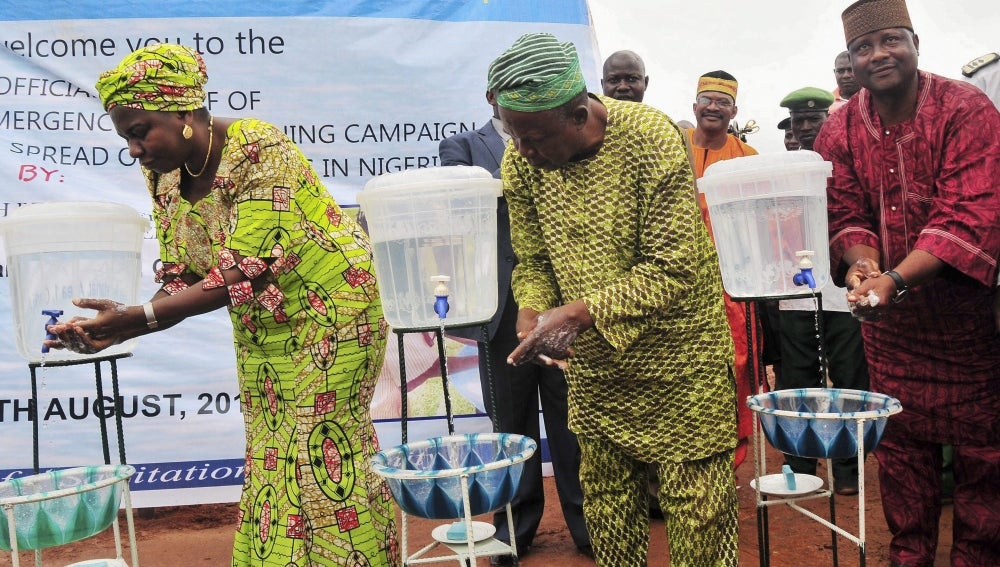 La ministra nigeriana de Recursos del Agua, Sarah Ochee
