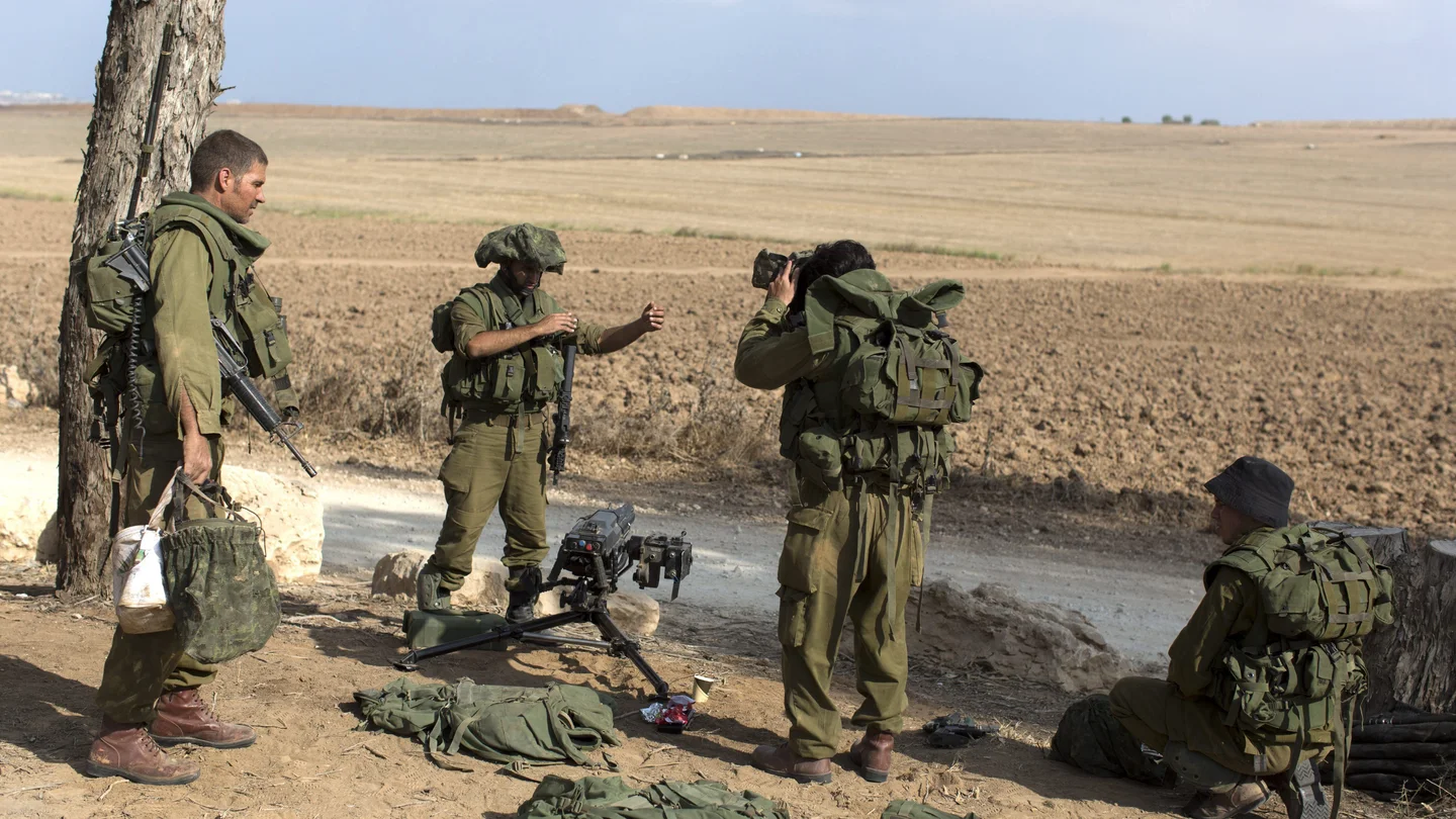 Israel ataca Gaza en respuesta al lanzamiento de tres cohetes Israel ataca Gaza en respuesta al lanzamiento de tres cohetes