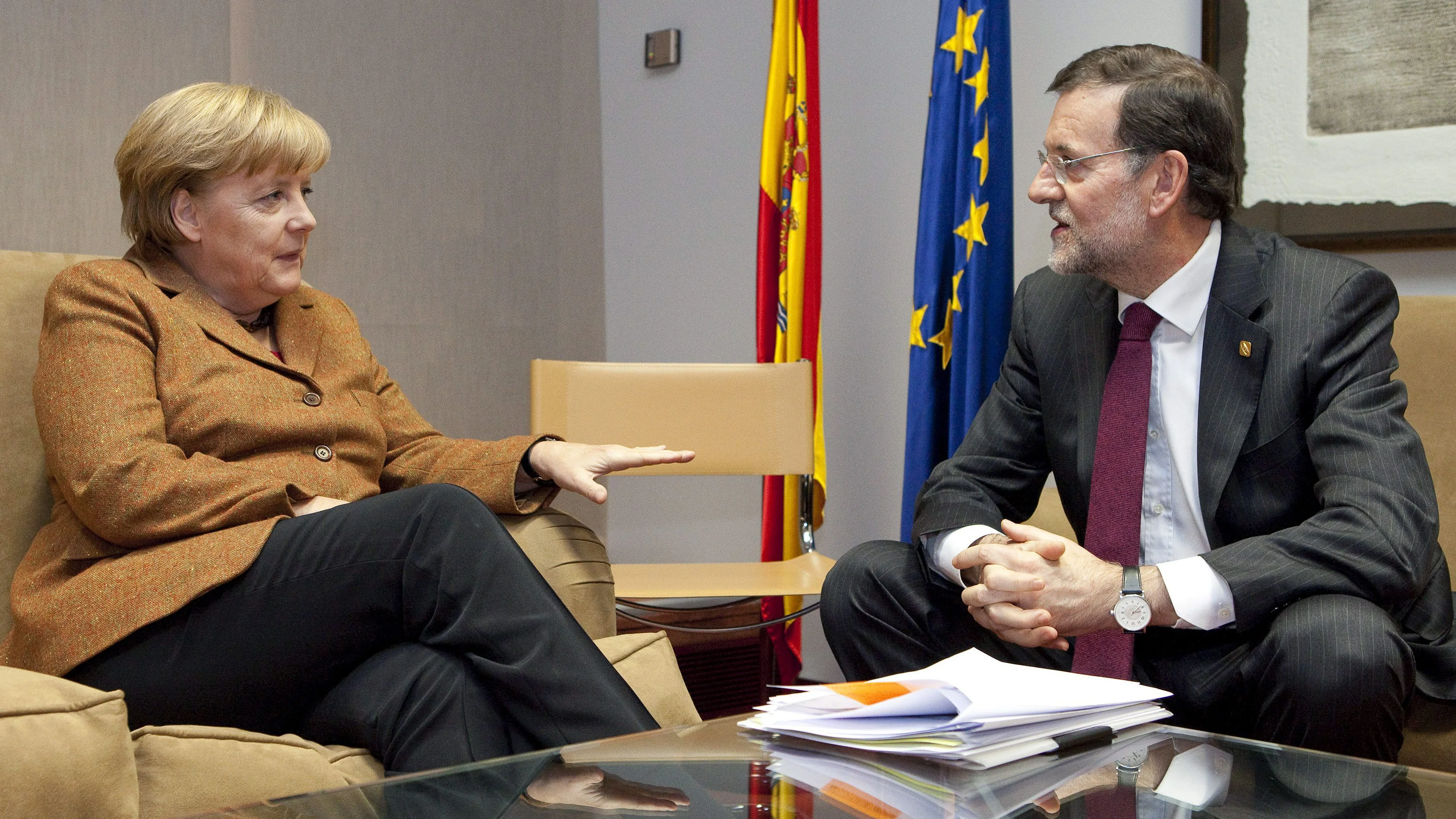 Rajoy y Merkel se reúnen en Santiago con la mirada puesta en Bruselas