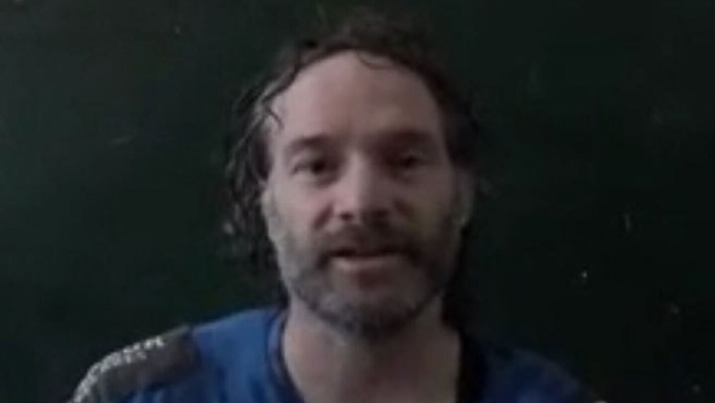 Peter Theo Curtis, en un momento del v&iacute;deo difundido por sus captores en junio