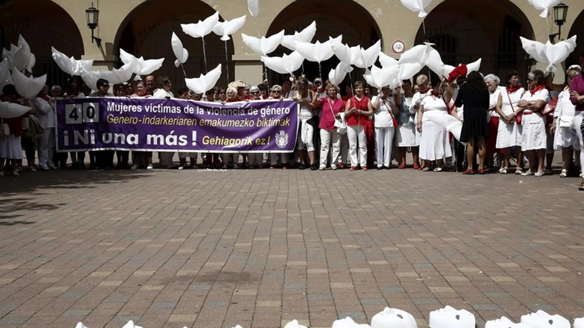 Concentración en Burlada, Navarra, contra la violencia de género