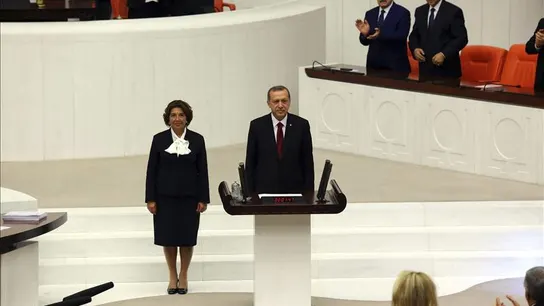 Erdogan jura su cargo como presidente turco Erdogan jura su cargo como presidente turco