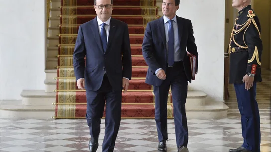 El presidente francés, François Hollande (i), y el primer ministro, Manuel Valls El presidente francés, François Hollande (i), y el primer ministro, Manuel Valls