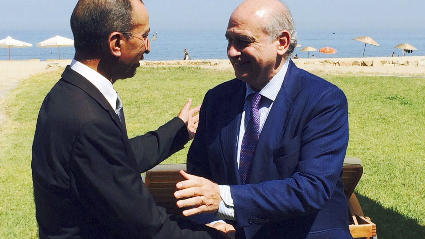 El ministro del Interior, Jorge Fern&aacute;ndez D&iacute;az, y su hom&oacute;logo marroqu&iacute;, Mohamed Hasad