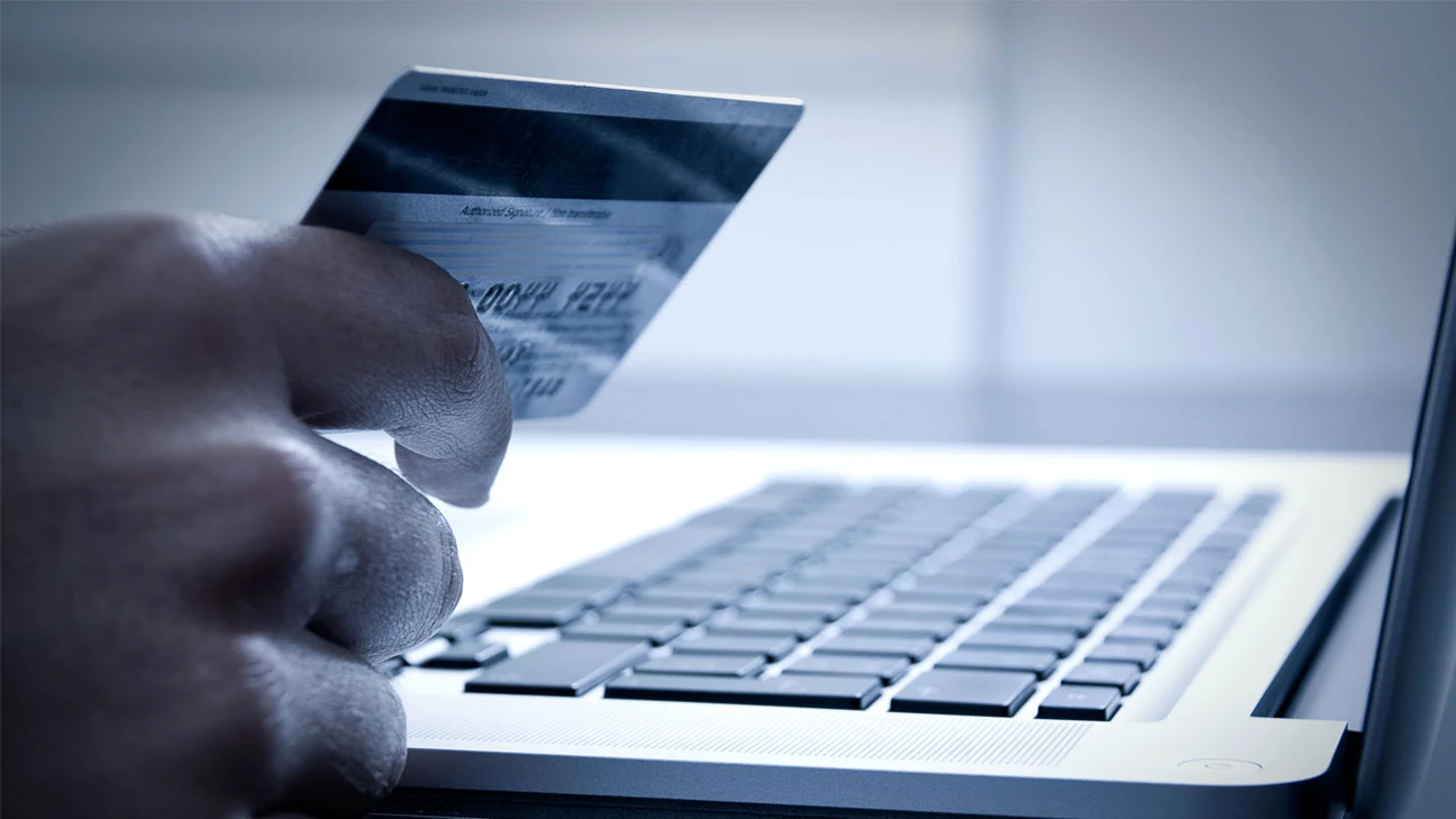 Pago con tarjeta a través de internet Pago con tarjeta a través de internet