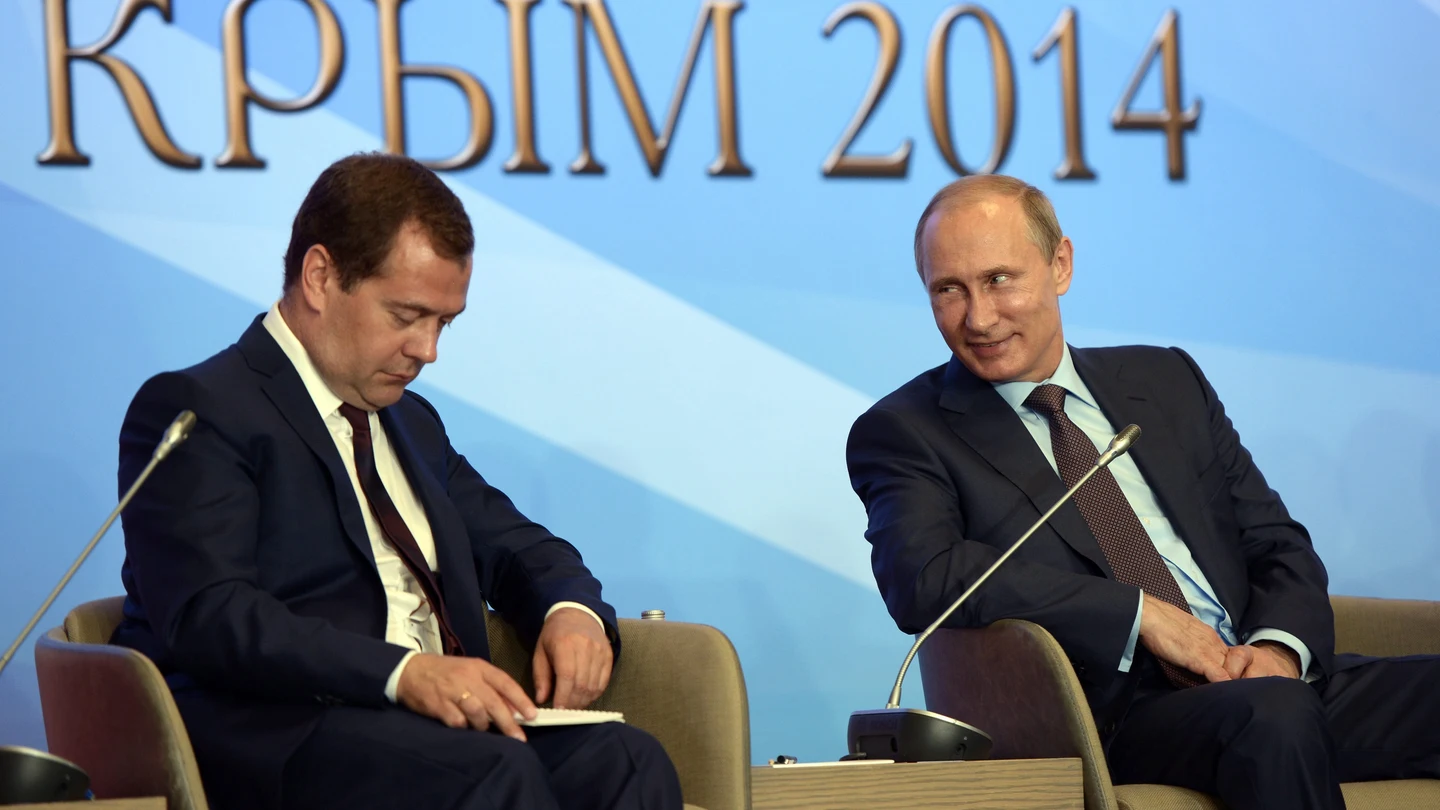 Medvedev y Putin, en una foto de archivo Medvedev y Putin, en una foto de archivo