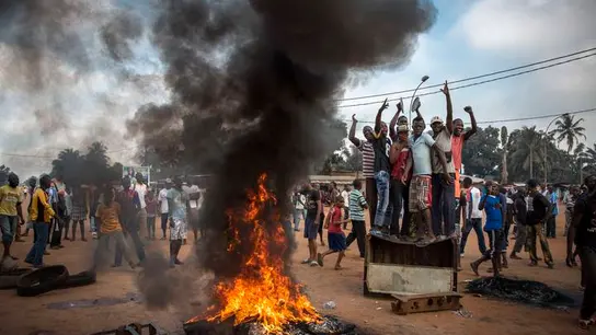 Fotografía de William Daniels, segundo premio en repottajes sobre noticias generales. Disturbios en Bangui, República Centroafricana Fotografía de William Daniels, segundo premio en repottajes sobre noticias generales. Disturbios en Bangui, República Centroafricana