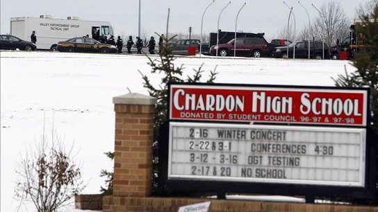 El Chardon High School cerró sus puertas tras la fuga de Lane El Chardon High School cerró sus puertas tras la fuga de Lane