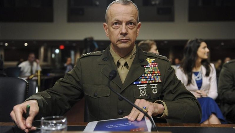 El general estadounidense John Allen durante un comité de Defensa sobre la situación en Afganistán