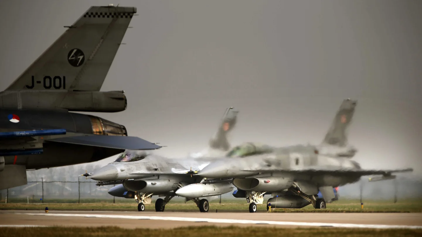 Unos cazas en la base aérea de Leewarden en Holanda Unos cazas en la base aérea de Leewarden en Holanda