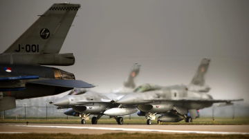 Unos cazas en la base aérea de Leewarden en Holanda