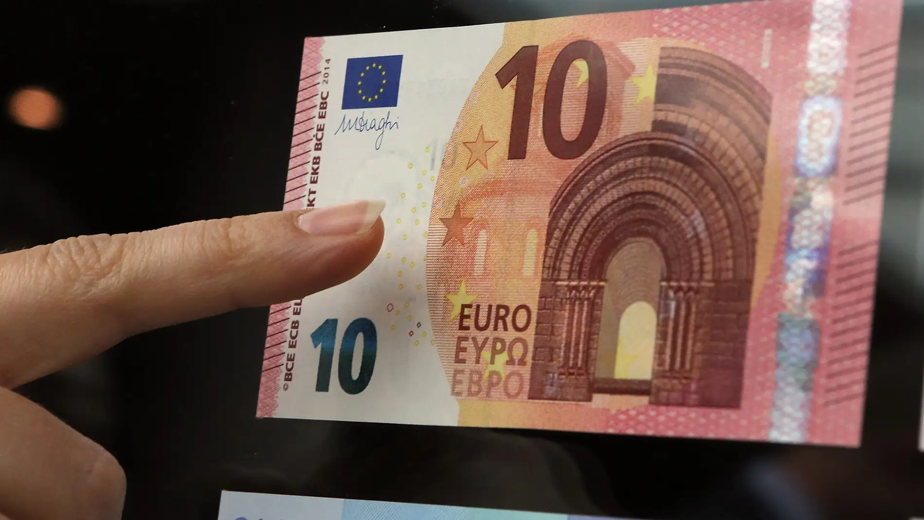 Cómo serán los nuevos billetes de 5,10,20 y 50 euros?
