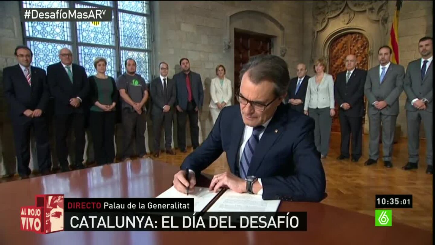 Artur Mas firma el decreto de convocatoria de la consulta