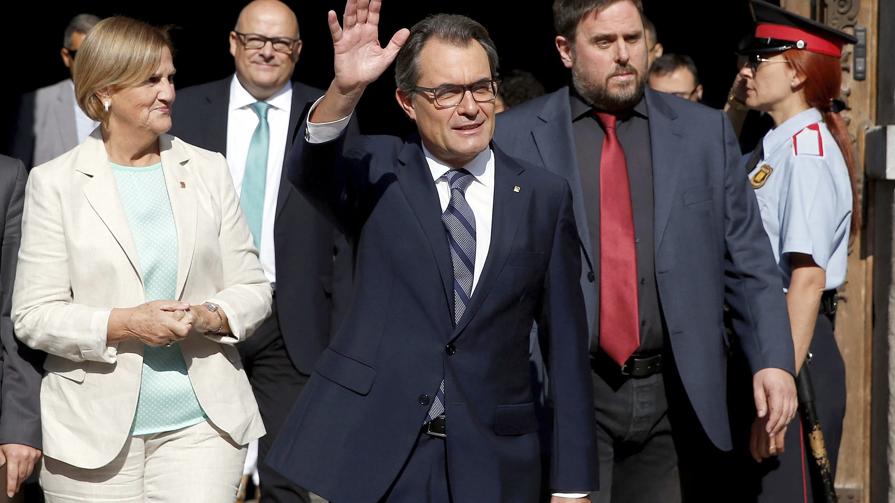 Artur Mas arropado por Oriol Junqueras Artur Mas arropado por Oriol Junqueras