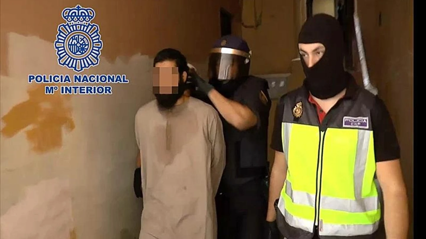 Fotografía facilitada por la policía nacional de la detención Fotografía facilitada por la policía nacional de la detención