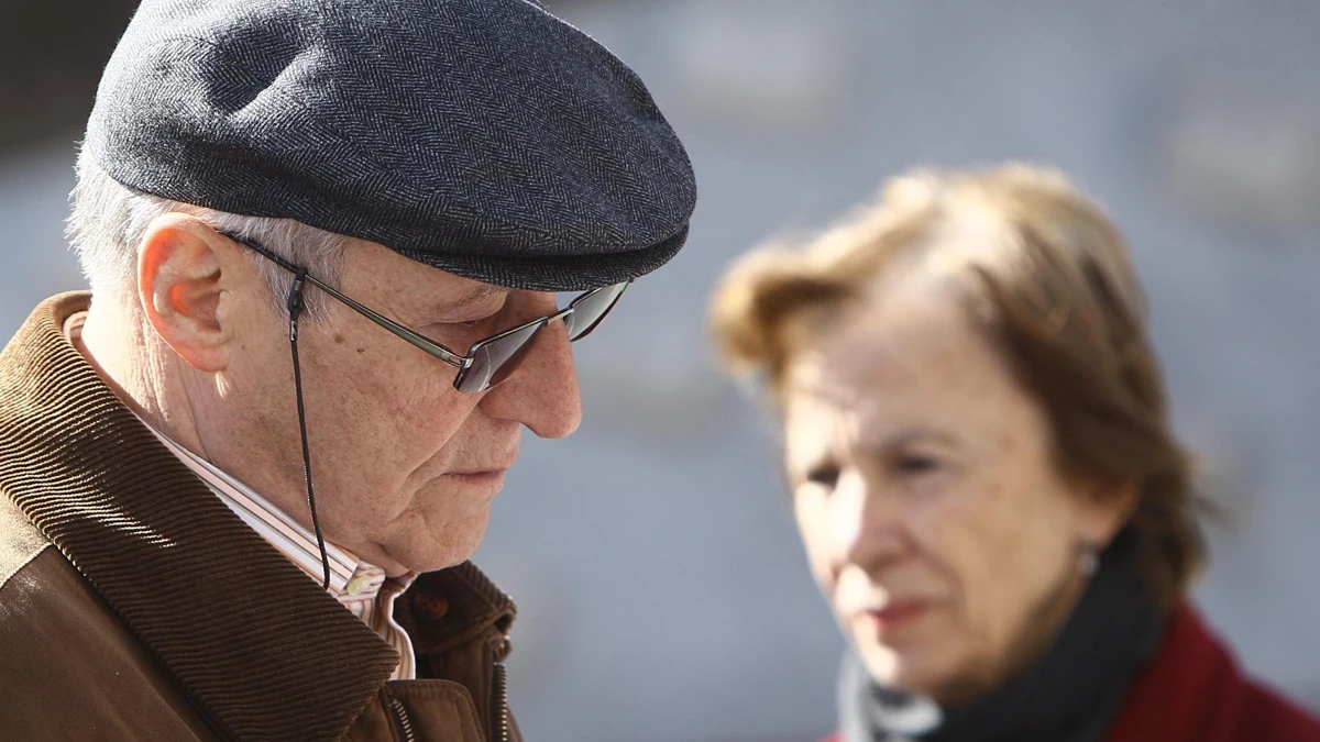 Dos ancianos en la calle