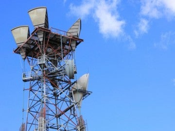 Torre de telefonía de entorno rural