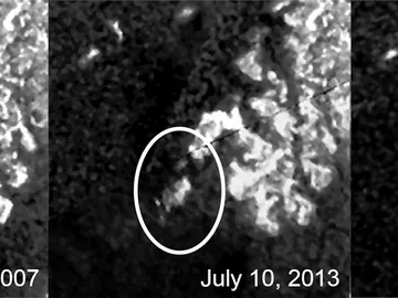 Aspecto del misterioso fenómeno cambiante en Ligeia Mare de Titán Aspecto del misterioso fenómeno cambiante en Ligeia Mare de Titán