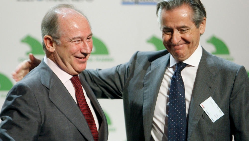 Los expresidentes de Caja Madrid, Miguel Blesa (dcha) y Rodrigo Rato