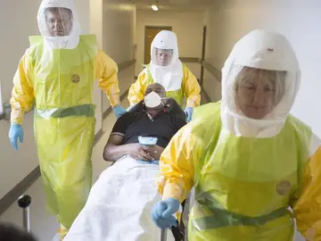 Los médicos atienden a un posible caso de ébola Los médicos atienden a un posible caso de ébola