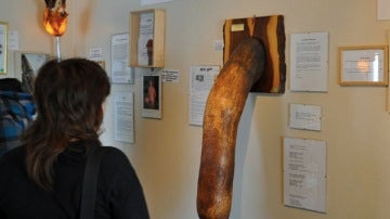Todo empezó con una fusta hecha con un pene de toro