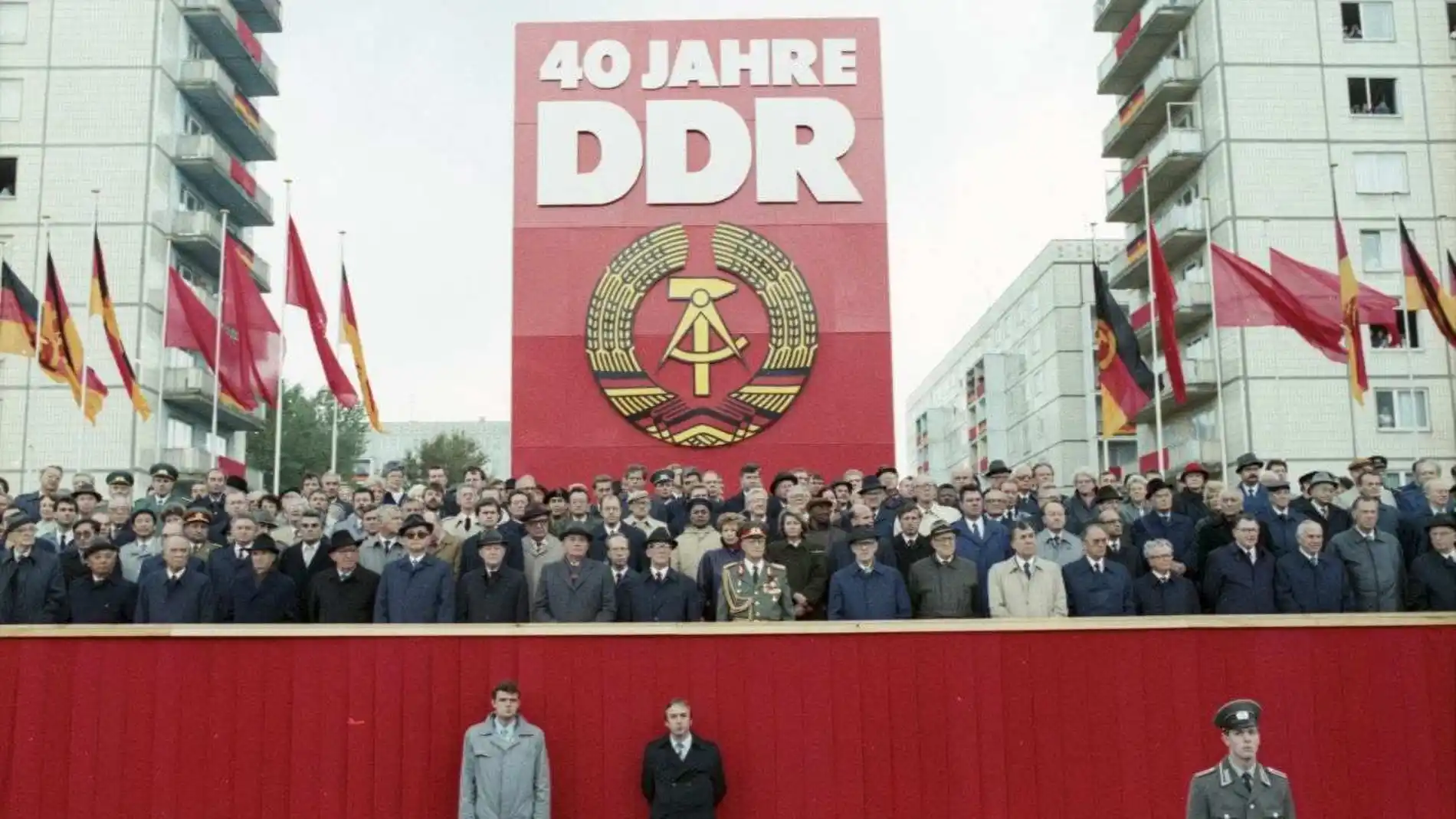 Autoridades de la RDA celebran el 40 ani