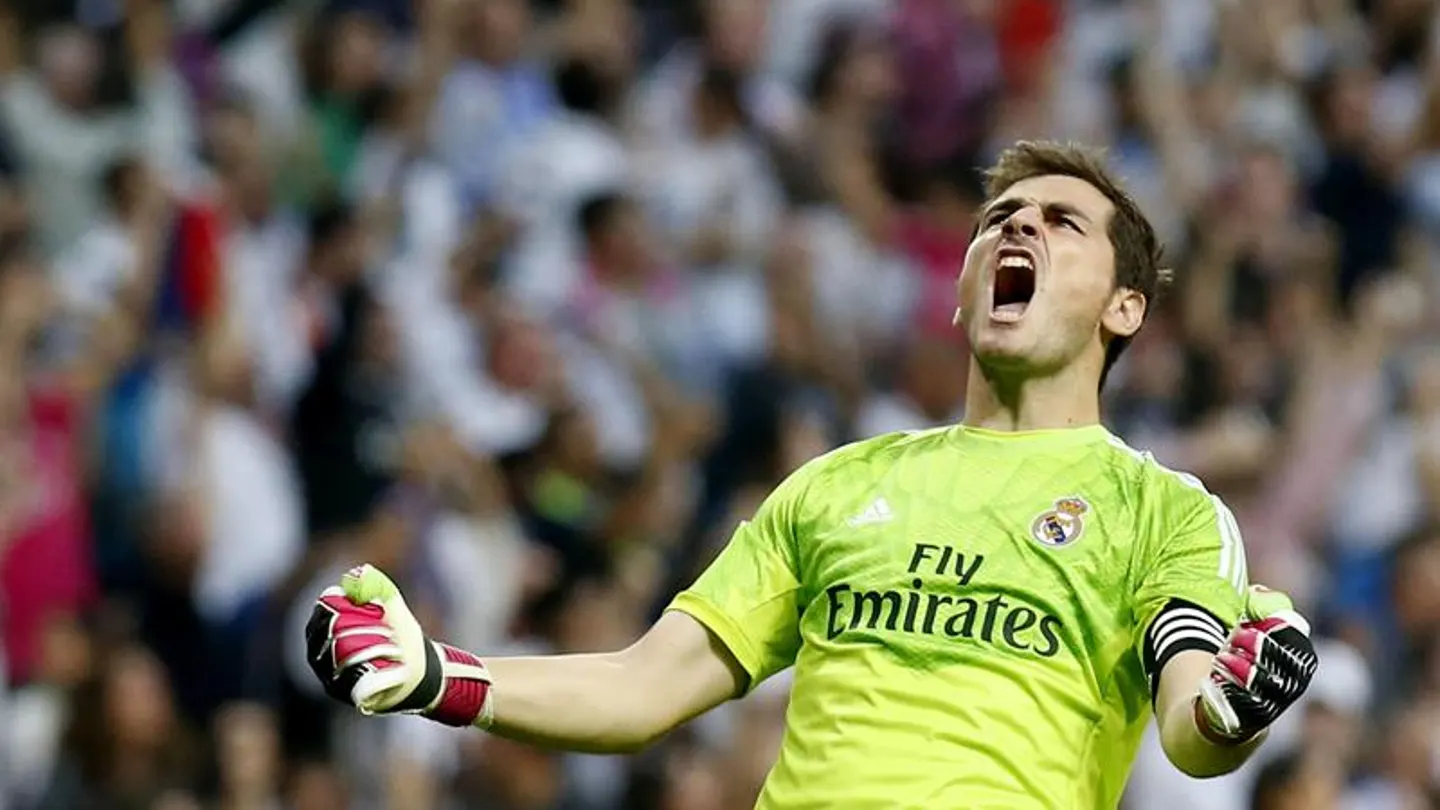 Iker Casillas, exultante tras un gol del Real Madrid en el clásico ante el Barça Iker Casillas, exultante tras un gol del Real Madrid en el clásico ante el Barça