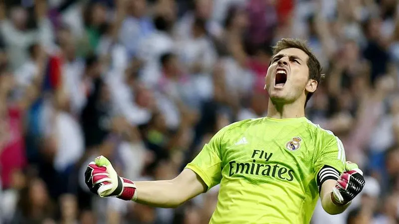 Iker Casillas, exultante tras un gol del Real Madrid en el clásico ante el Barça