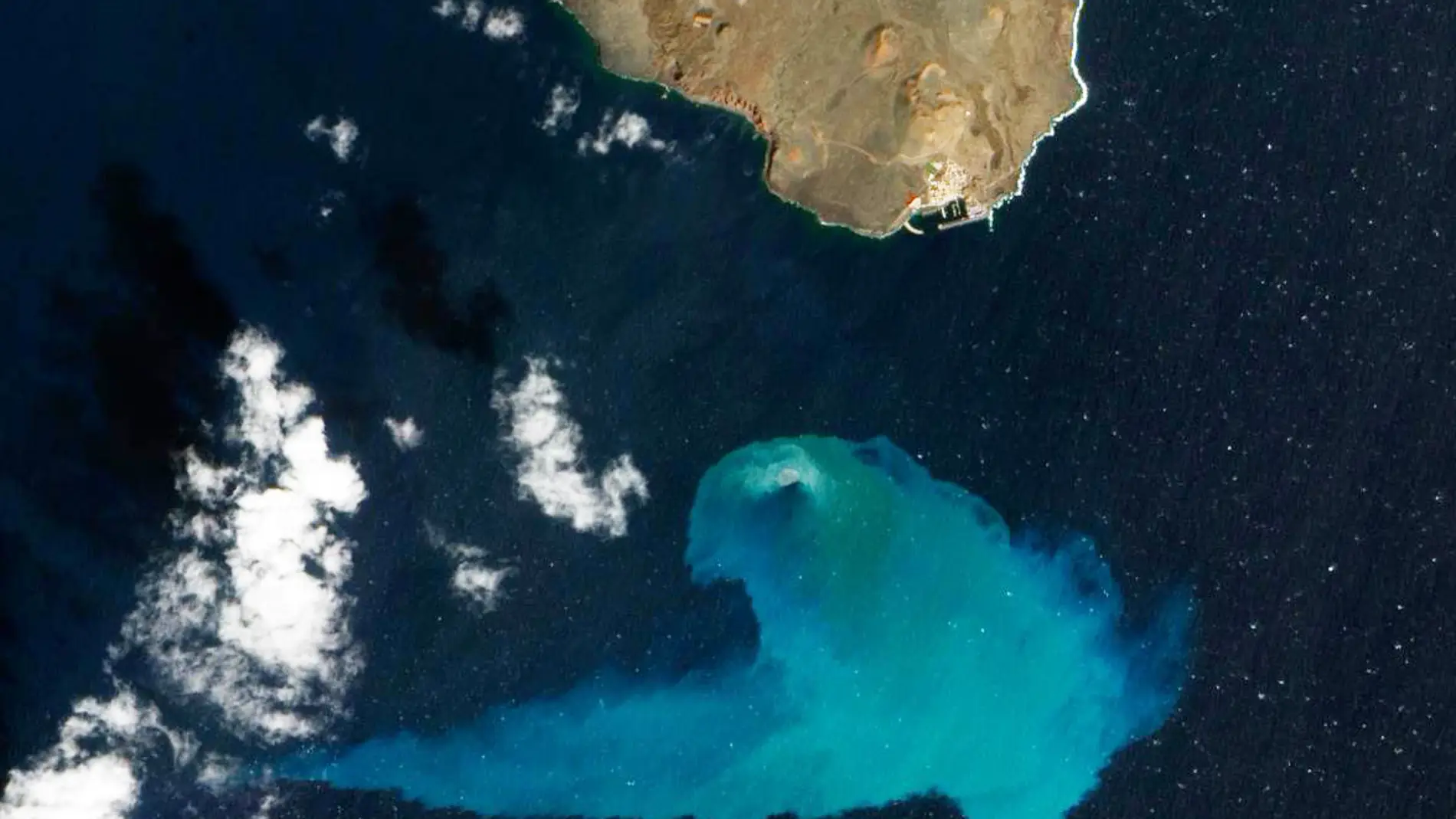 Fotografía de la erupción volcánica de E